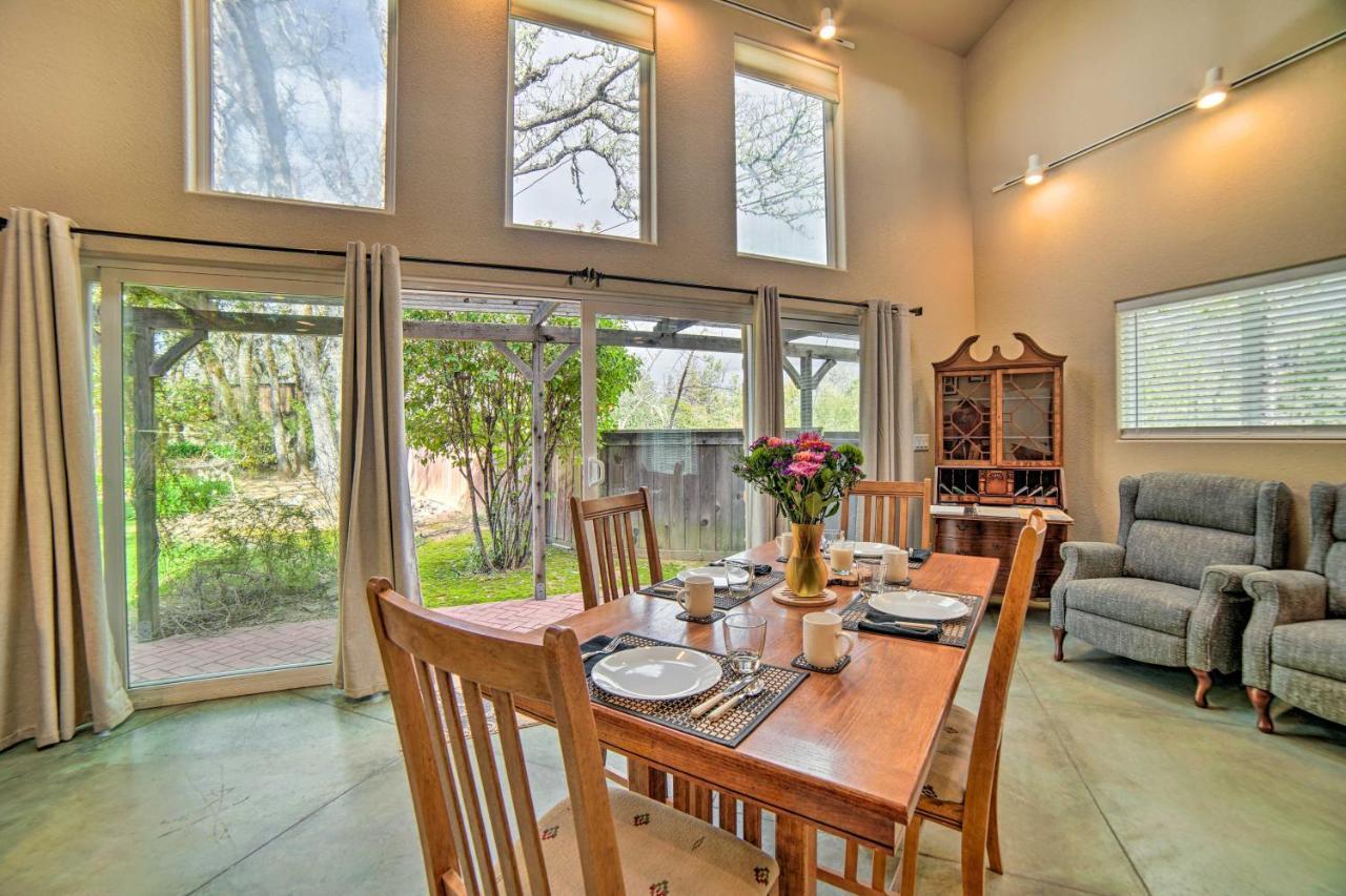 Hilltop Loft Ukiah Vacation Rental! Bagian luar foto