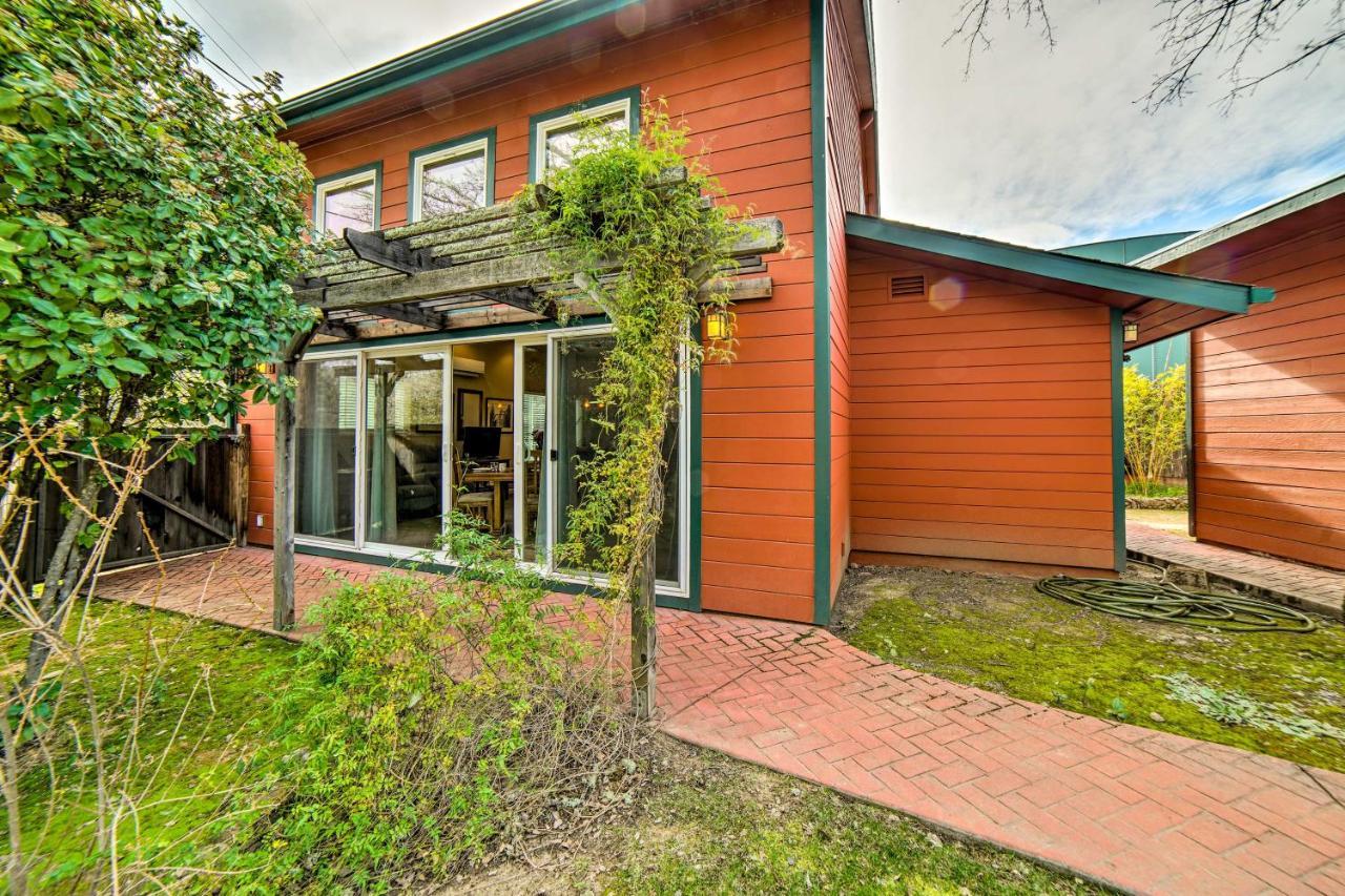 Hilltop Loft Ukiah Vacation Rental! Bagian luar foto